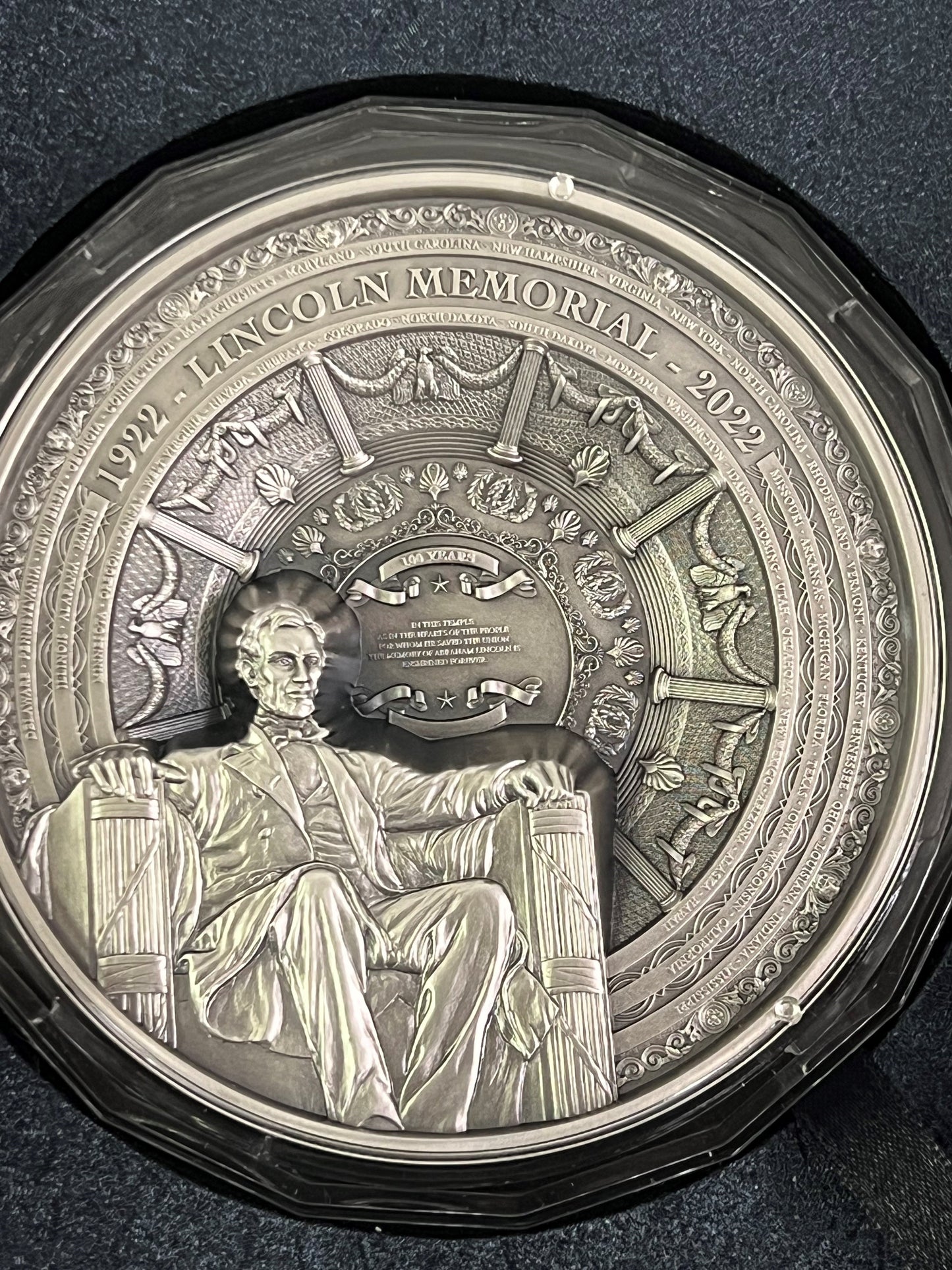 2022 Samoa Lincoln Memorial  - 1 Kilo Silver Antique Finish
