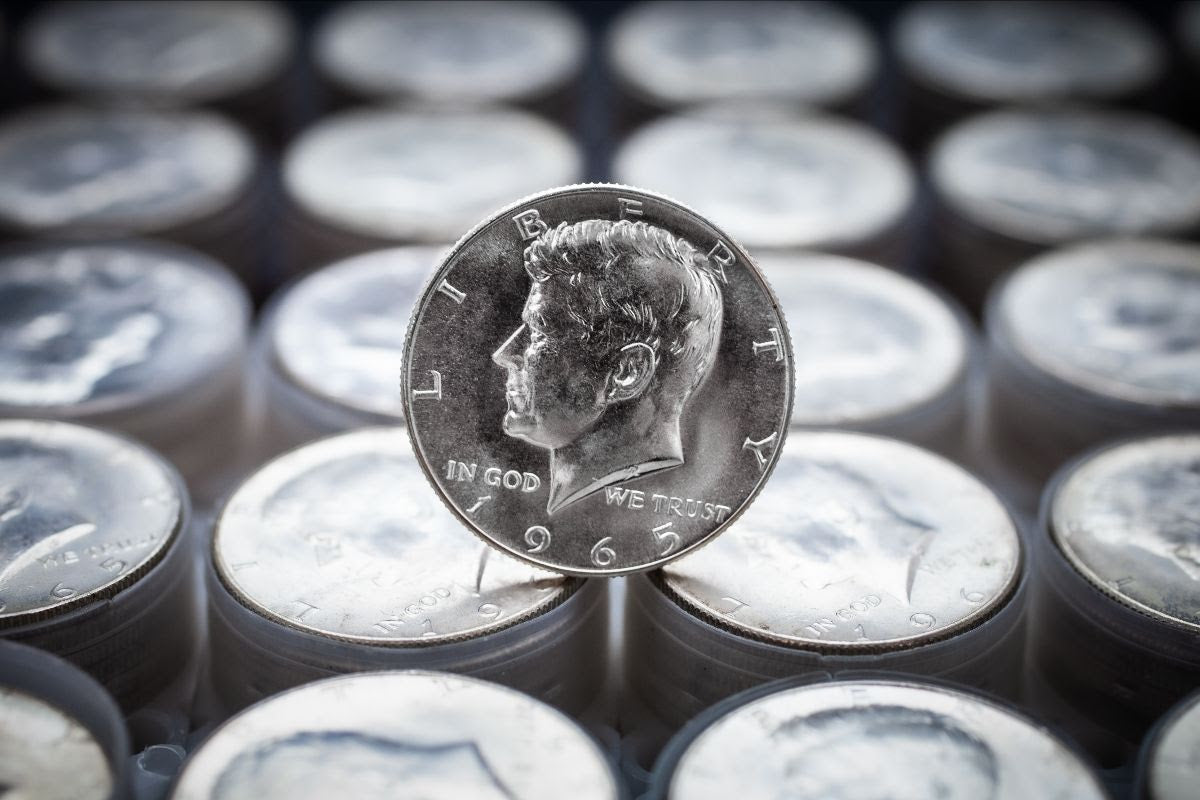 1965 Kennedy 40% Silver Half Dollar Roll of 20 - Uncirculated